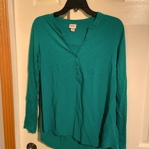 Turquoise green top